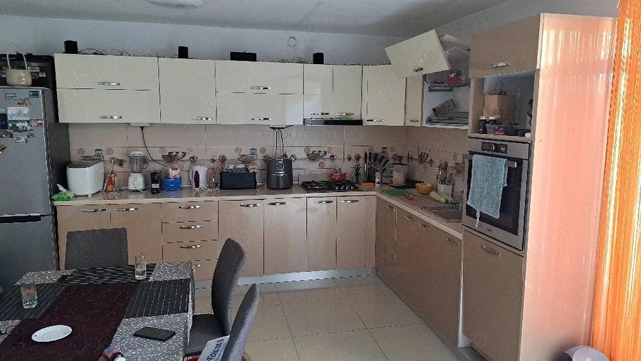 Casă cu Teren 300 Mp în Central