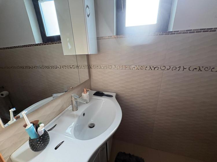 Duplex cu 5 camere cu Teren 300 Mp în Jilava