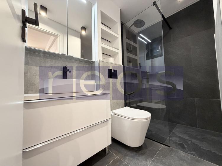 Apartament cu 4 camere semidecomandat, mobilat în Universitate