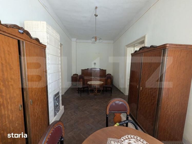 Casă cu 6 camere cu Teren 489 Mp în Lipoveni