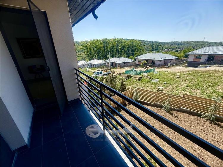 Duplex cu 4 camere cu Canalizare în Valea Adâncă