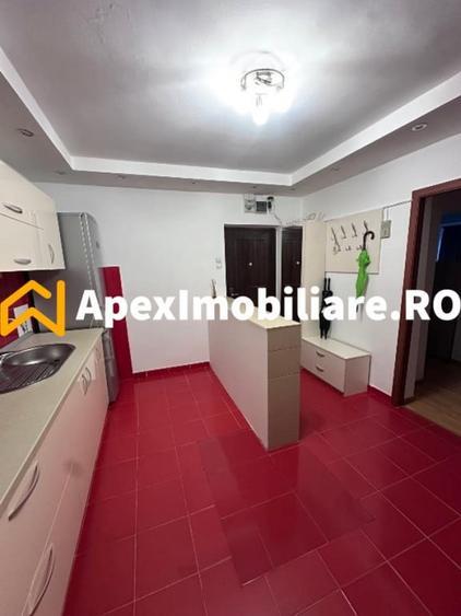 Apartament cu 3 camere decomandat în Giurgiului