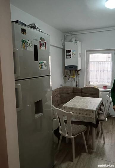 Apartament cu 3 camere decomandat în Odobescu
