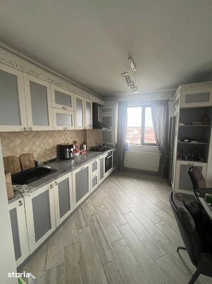 Apartament cu 3 camere decomandat în Chiajna