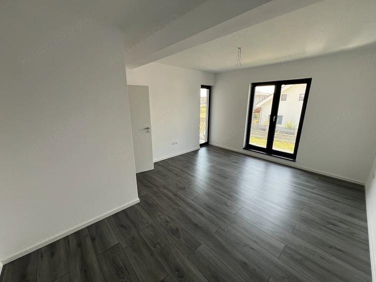 Casă cu 5 camere cu Teren 300 Mp în Chișoda
