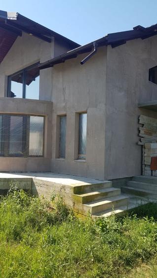 Casă cu 4 camere în Târgoviște