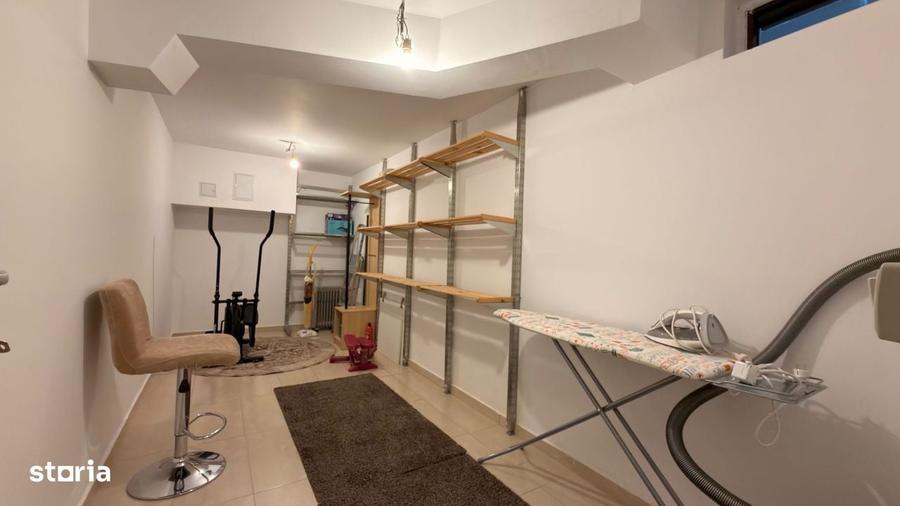 Casă cu 4 camere în Central