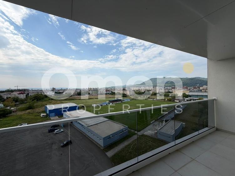 Apartament cu 3 camere semidecomandat, mobilat în Ultracentral