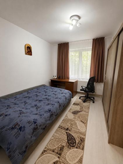 Apartament cu 3 camere în Cetate