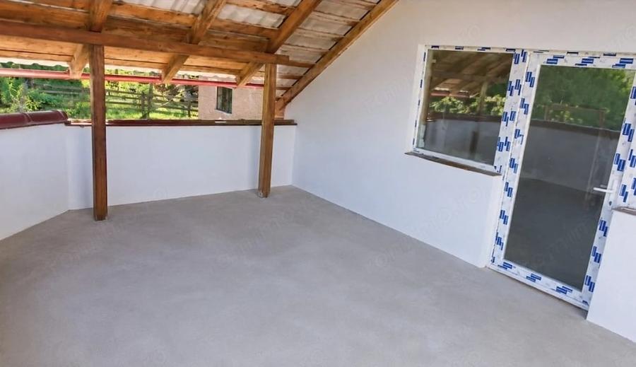 Casă cu Teren 673 Mp în Corbi