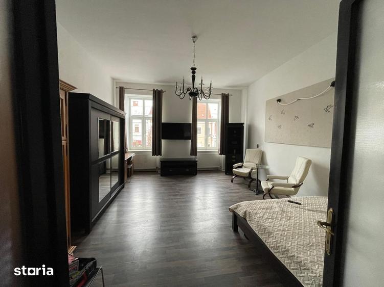 Apartament cu 2 camere semidecomandat, mobilat în Central