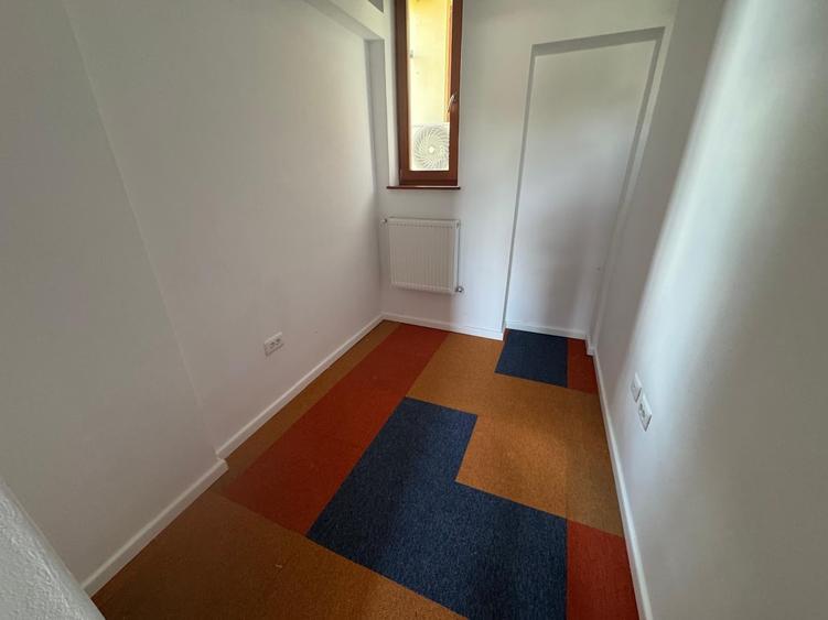 Casă cu 12 camere cu Canalizare în Cotroceni