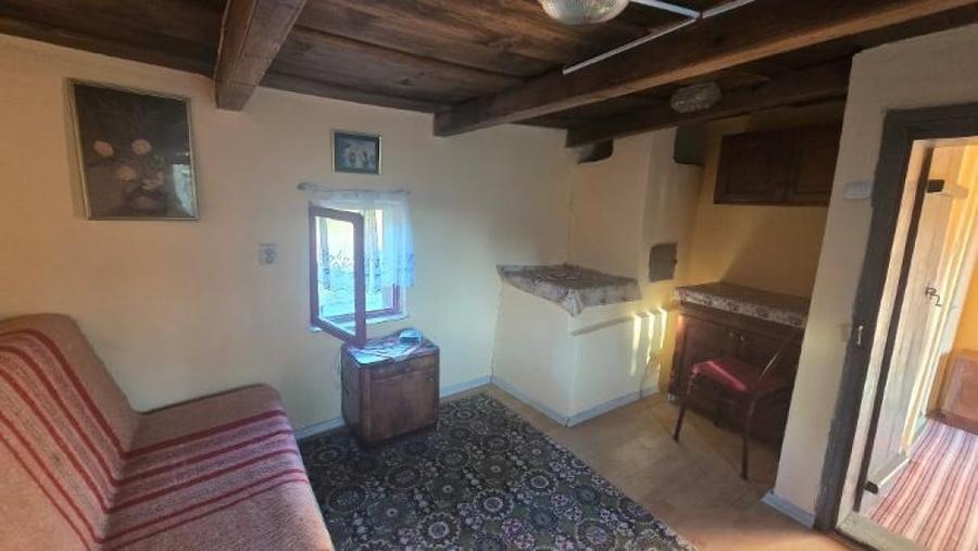 Casă cu 2 camere cu Teren 4000 Mp în Băbiceni