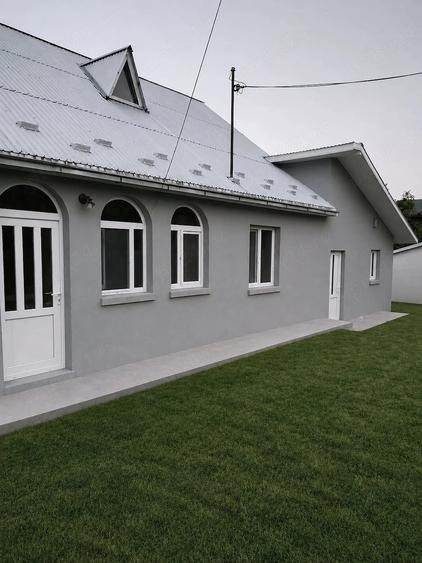 Casă cu 5 camere cu Teren 900 Mp în Hilița