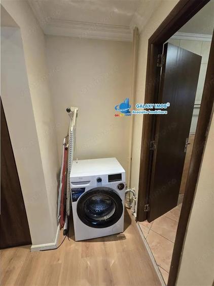 Apartament cu 4 camere decomandat în Berceni