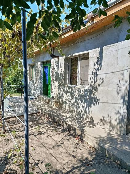 Casă cu Teren 450 Mp în Sârca