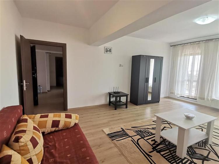 Apartament cu 2 camere decomandat în Pajura