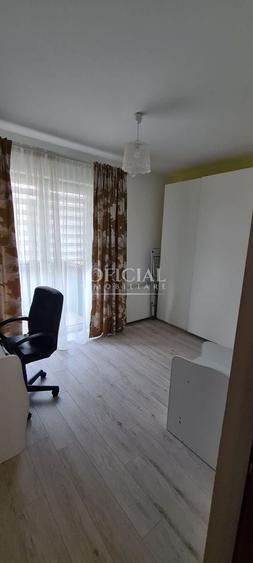 Apartament cu 3 camere semidecomandat, mobilat în Florești