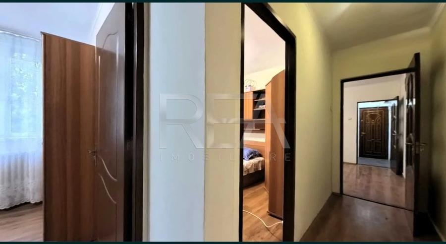 Apartament cu 4 camere semidecomandat, mobilat în Drumul Taberei