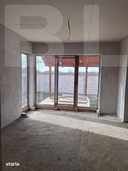 Casă cu 5 camere cu Teren 430 Mp în Coșteiu
