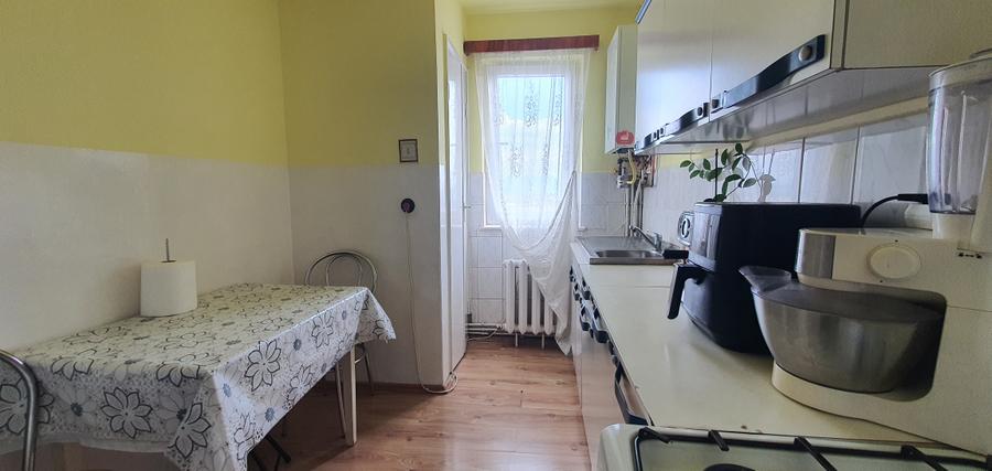 Vand apartament 2 camere , semidecomandat , zona Vasile Aaron - 8