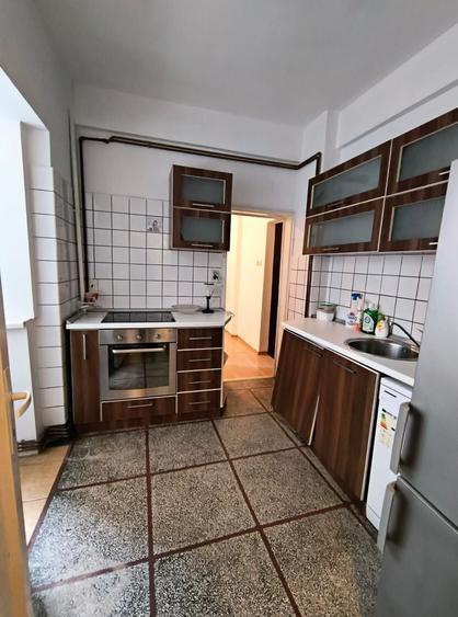 Apartament cu 2 camere semidecomandat, mobilat în Sala Palatului