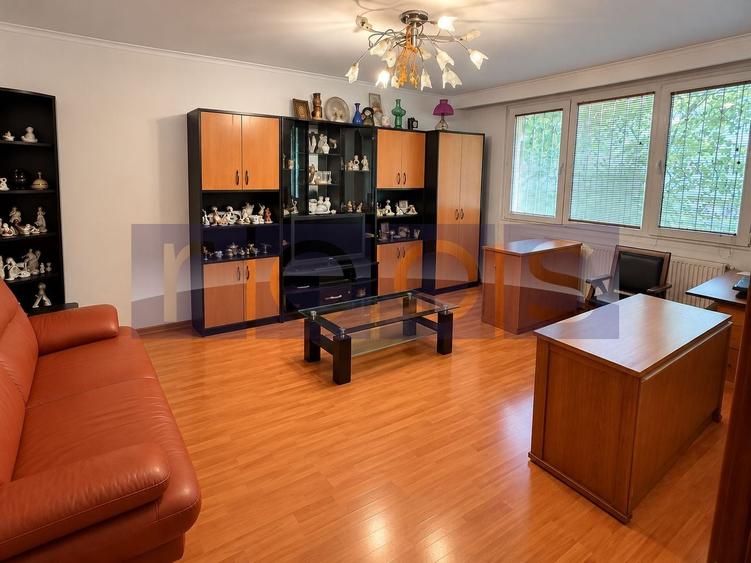 Apartament cu 3 camere în Drumul Taberei