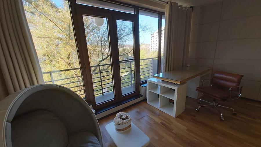 Apartament cu 3 camere în Plopilor