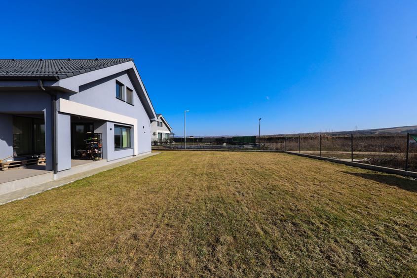 Casă individuală cu 3 camere cu Teren 617 Mp în Jucu