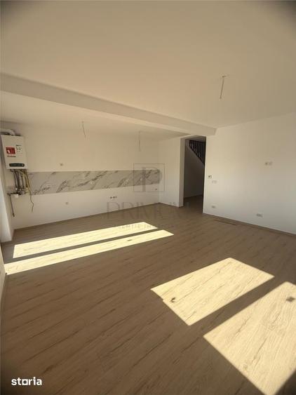 MOSNITA - COMPARTIMENTARE EXCELENTA - FOARTE SPATIOS - DUPLEX - 1
