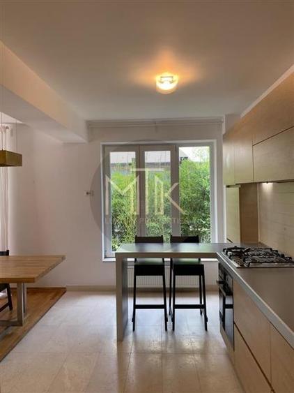 Duplex cu 6 camere cu Canalizare în Iancu Nicolae
