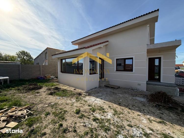 Casă cu 3 camere în Bazoș
