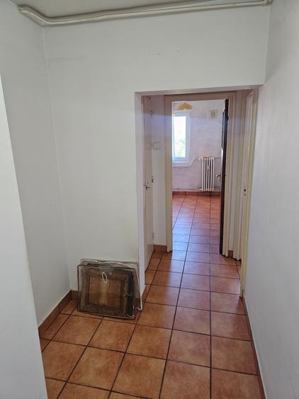 Apartament cu 3 camere circular în Drumul Taberei