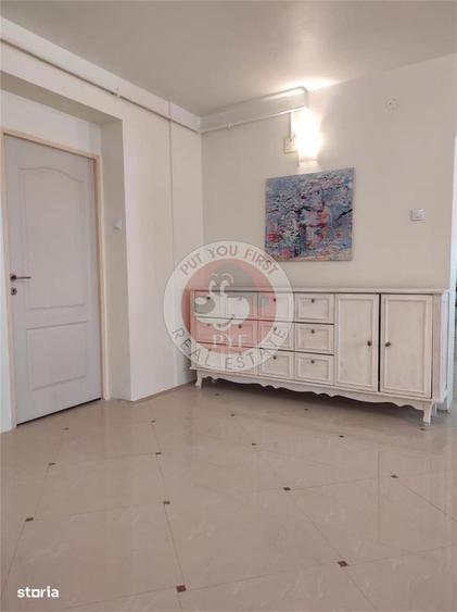 Apartament cu 3 camere decomandat în Primăverii