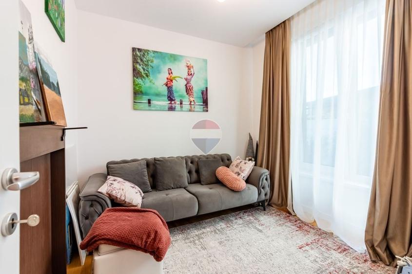 Casă individuală cu 5 camere cu Teren 452 Mp în Corbeanca