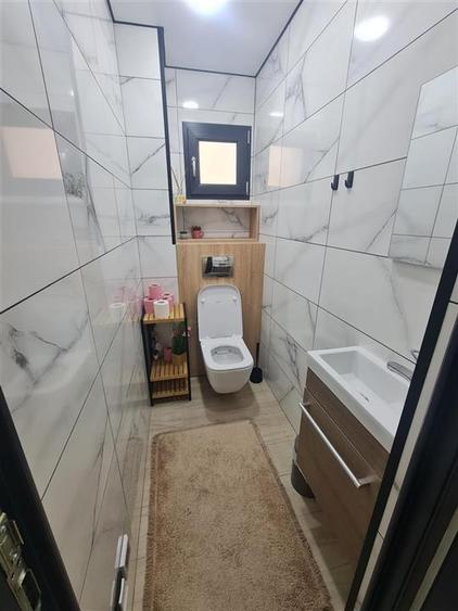 Apartament cu 3 camere decomandat, mobilat în Central