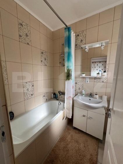 Casă individuală cu 6 camere cu Canalizare în Lucian Blaga