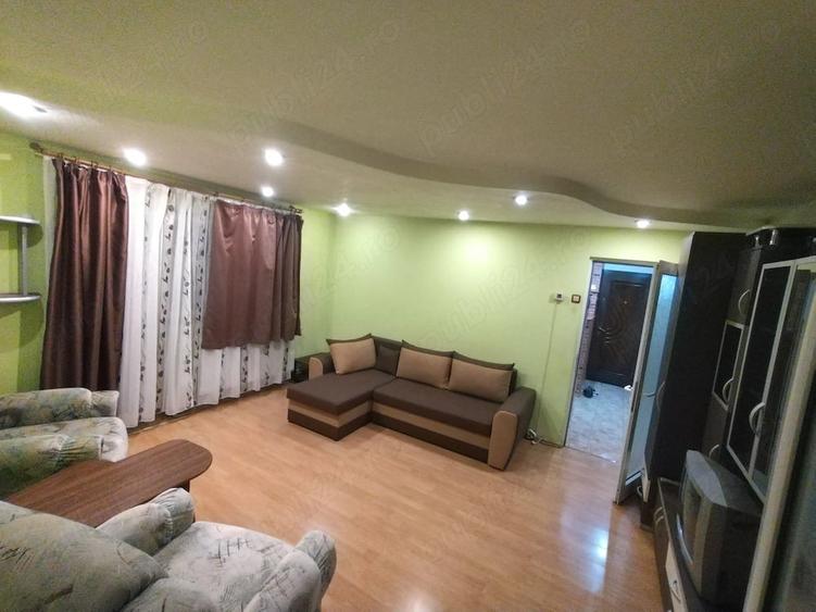 Apartament cu 2 camere semidecomandat în Cetate