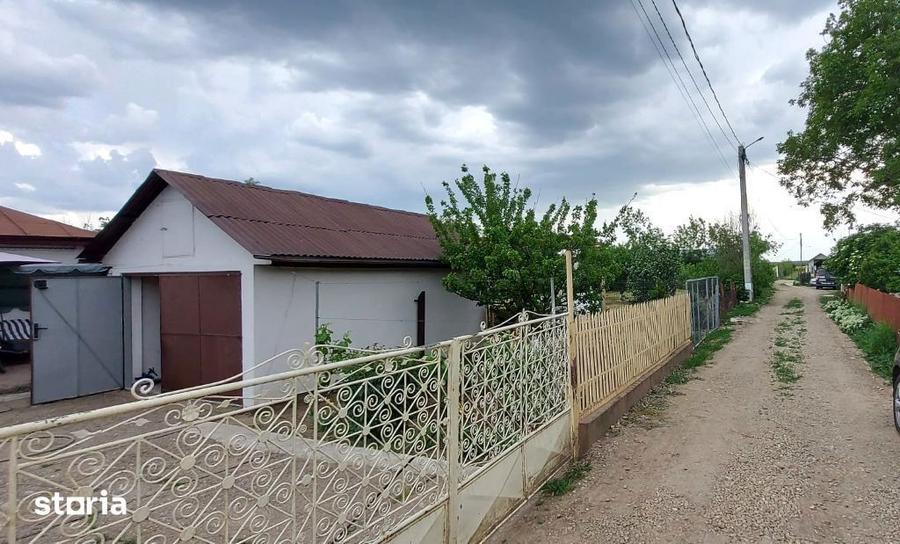 Teren de 900 mp, în Periș