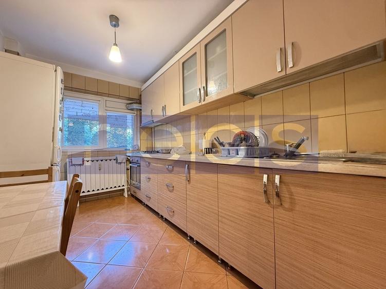 Apartament cu 3 camere semidecomandat, mobilat în Titan
