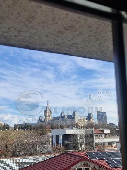 Garsonieră decomandată în Central