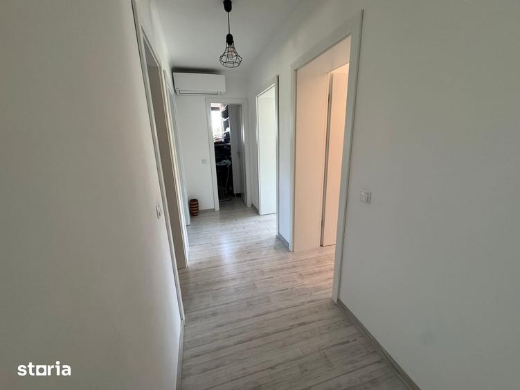 Casă cu 4 camere cu Teren 500 Mp în Poplaca