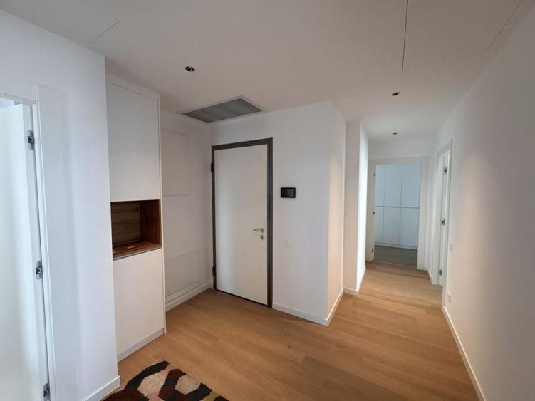 Apartament cu 4 camere în Floreasca