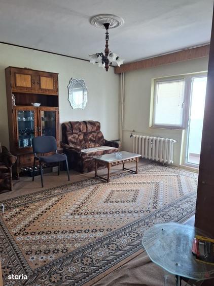 Garsonieră decomandată în 1 Decembrie
