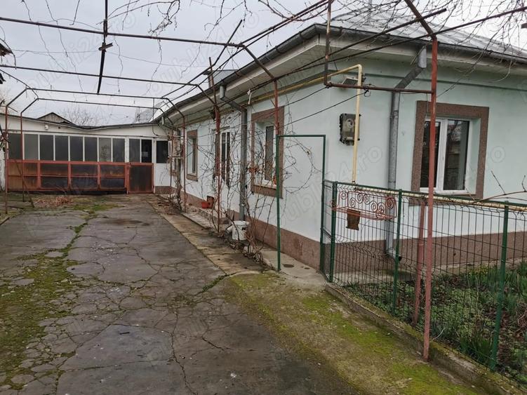 Casă cu 4 camere în Slătioara