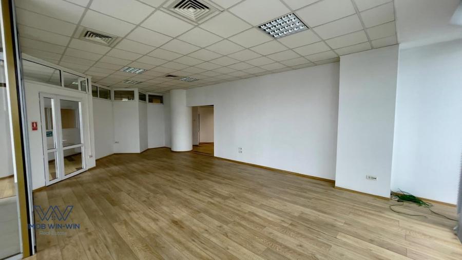 Birou, de 120 mp, în Frații Golești