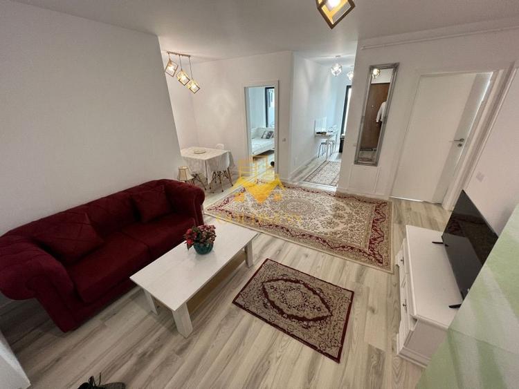 Apartament cu 3 camere semidecomandat, mobilat în Zorilor