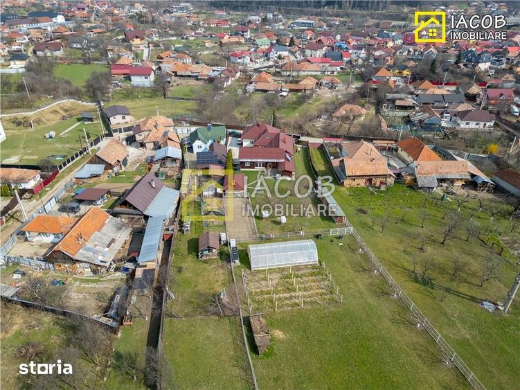 Casă cu 4 camere decomandat cu Teren 3762 Mp în Coman