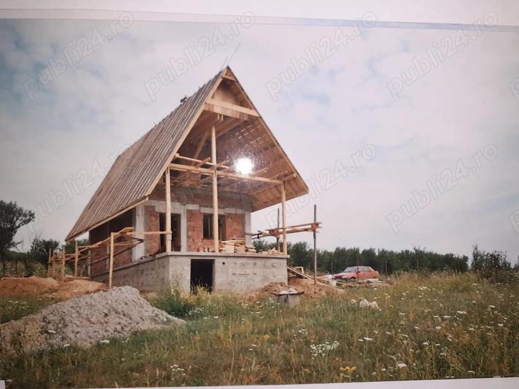Casă cu 2 camere cu Teren 4000 Mp în Bârnova
