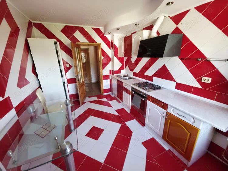 Apartament cu 2 camere decomandat în 1 Mai
